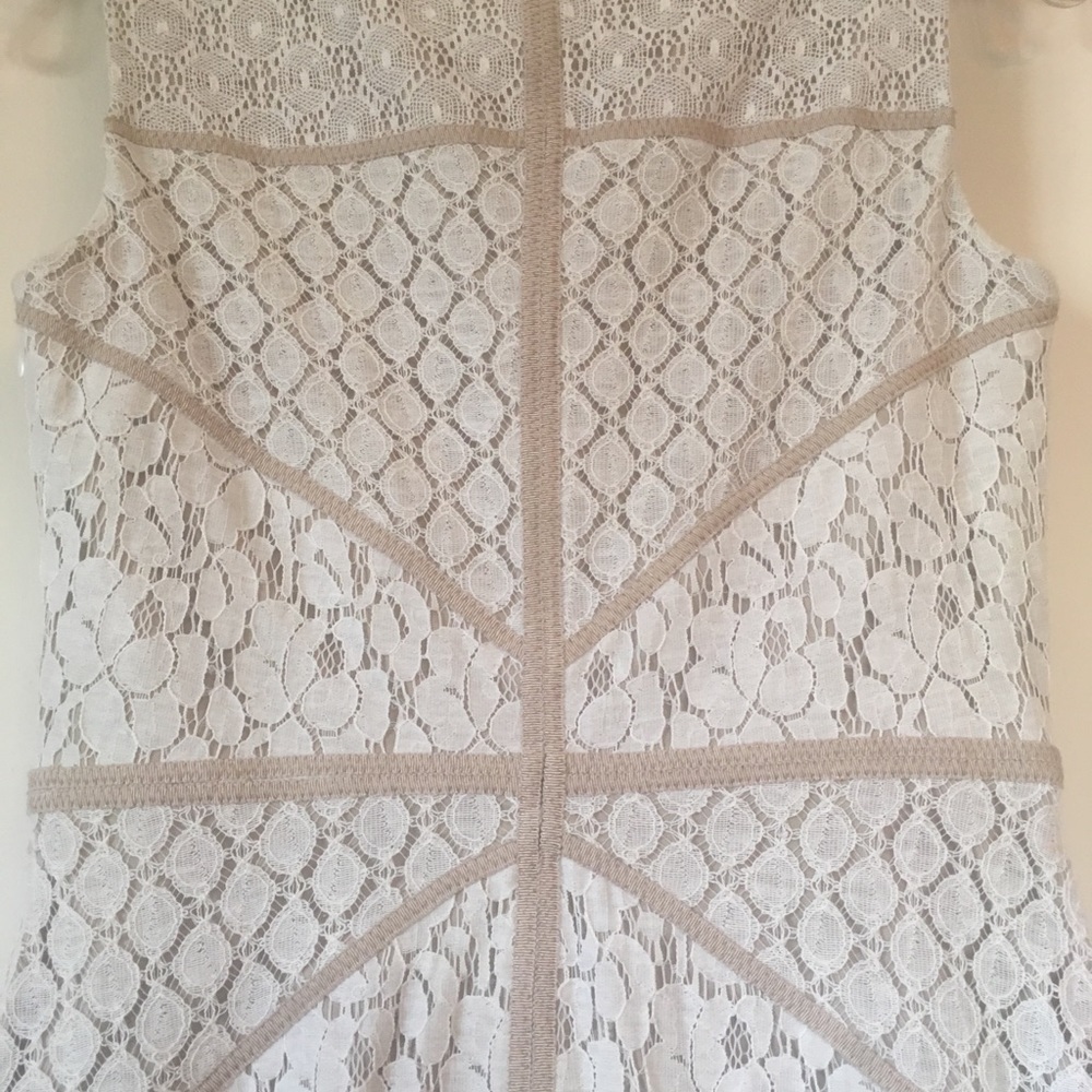 Maggy London dress, Ivory and taupe lace colors - Picture 4 of 4